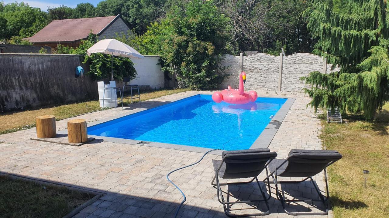 4 Room Flat With Garden And Pool Kittsee Esterno foto