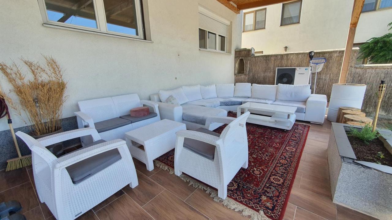 4 Room Flat With Garden And Pool Kittsee Esterno foto